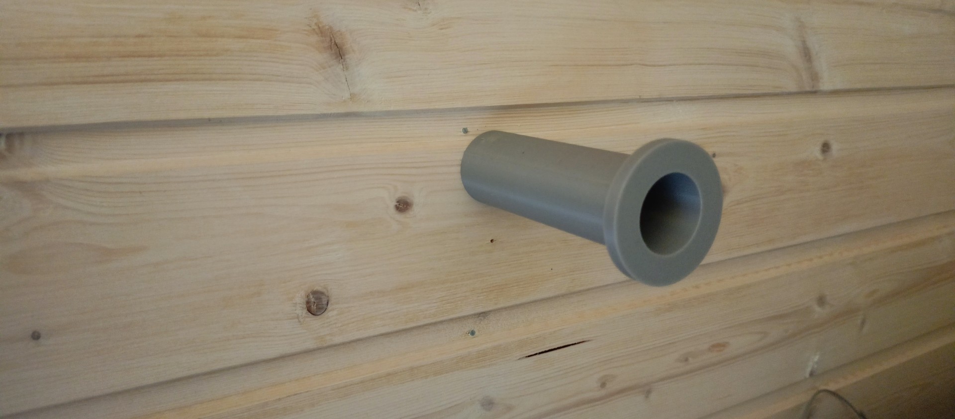 photo 1 hook with mount on 20 mm diameter pipe
