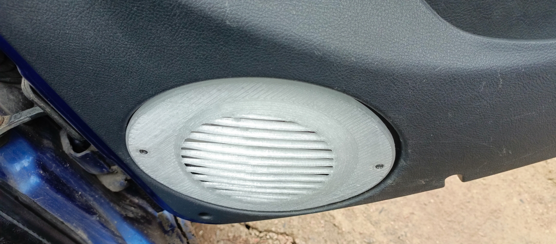 photo1 analogue of the speaker cover fiat albea 735282335