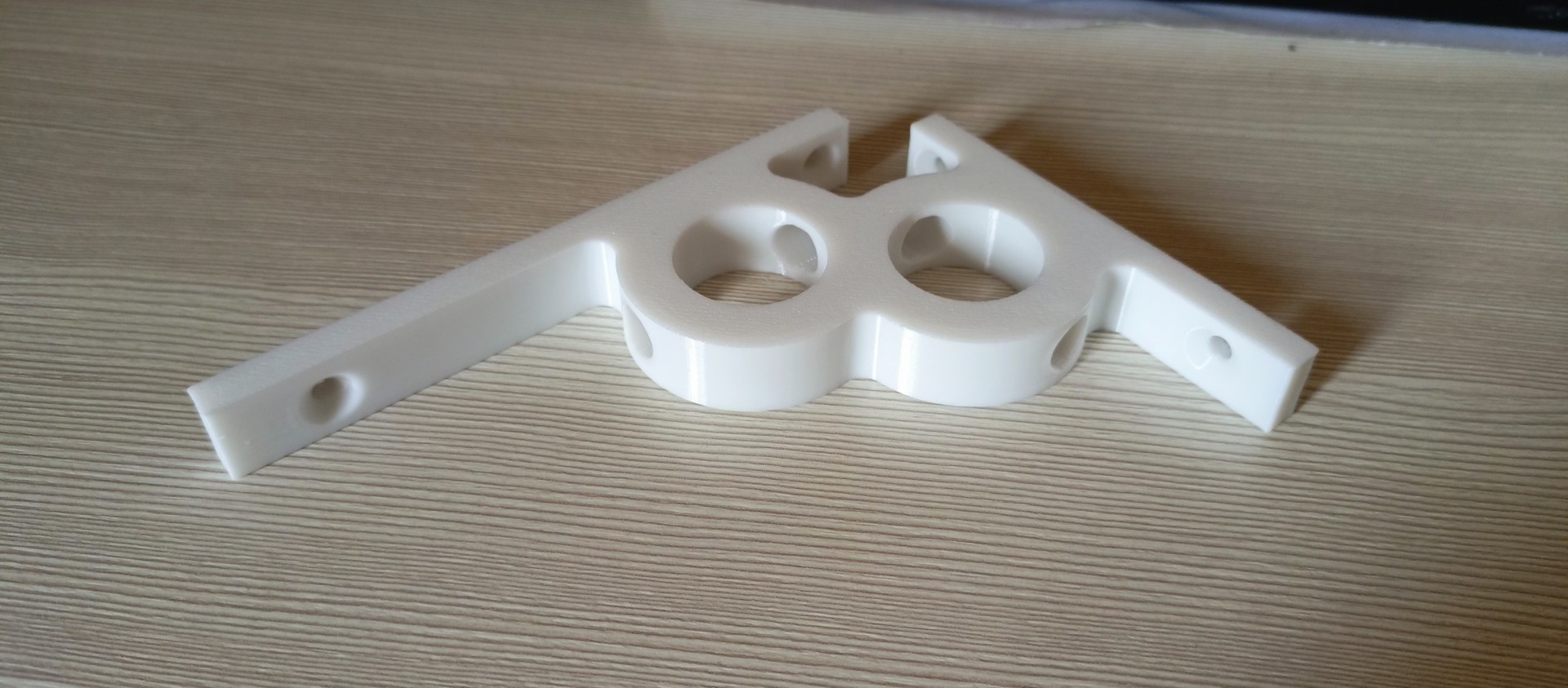 photo 1 bracket for shelf width 146mm
