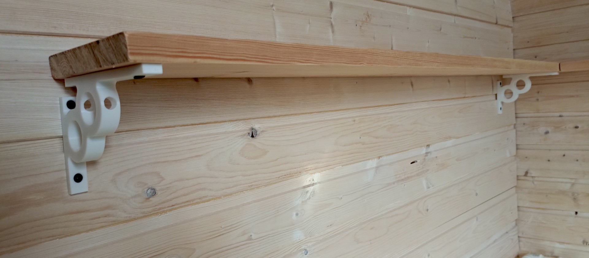 photo 2 bracket for shelf width 146mm
