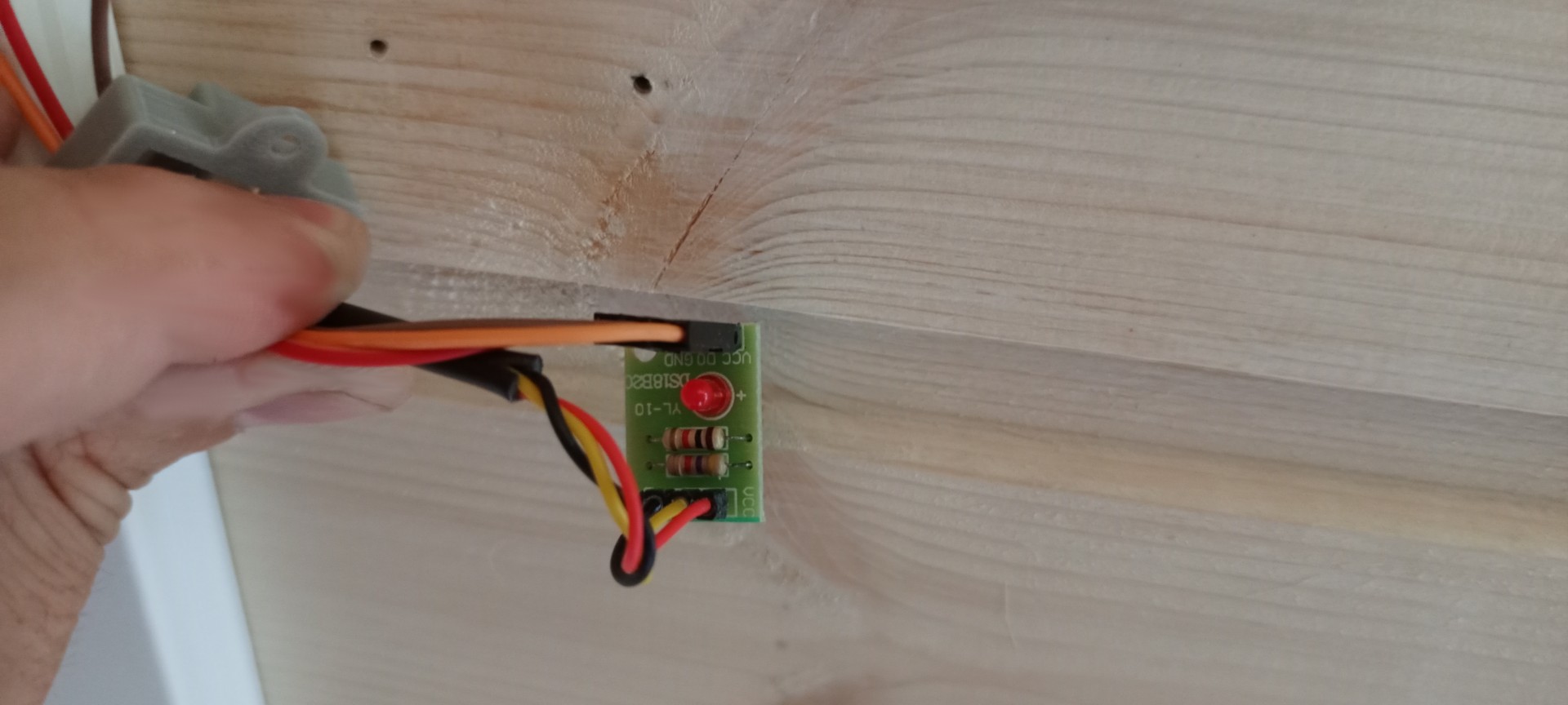 photo 1 housing adapter for sensor ds18b20